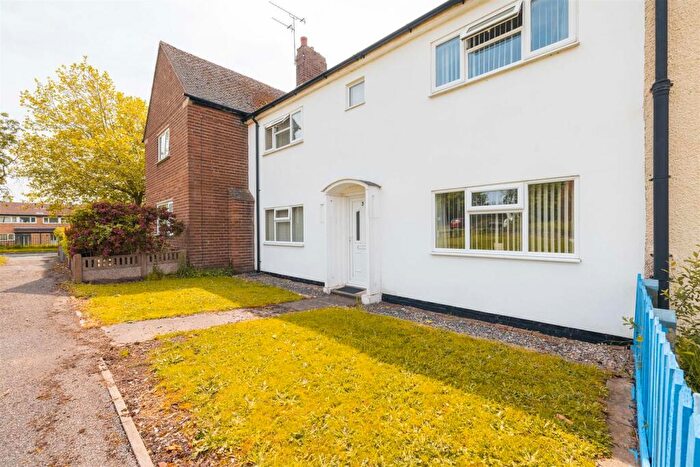 3 Bedroom Terraced House For Sale In The Birches, Neston, CH64