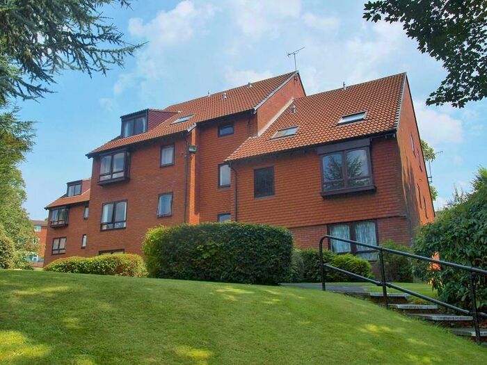 2 Bedroom Flat For Sale In Moncrieffe Close, Dudley, DY2