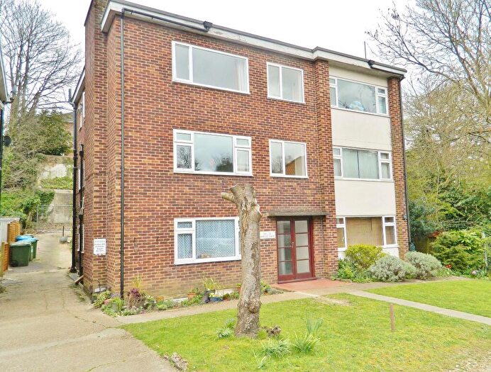 1 Bedroom Flat To Rent In Woodside Road, Portswood, Southampton, SO17