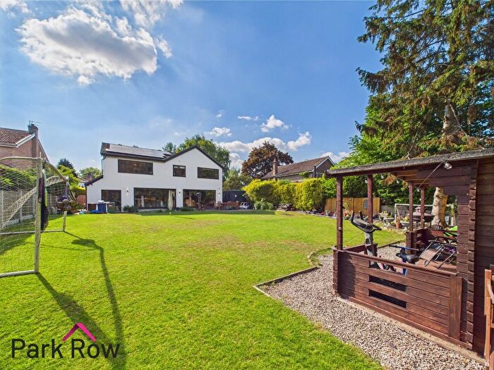 5 Bedroom Detached House For Sale In Lumby, Leeds, LS25