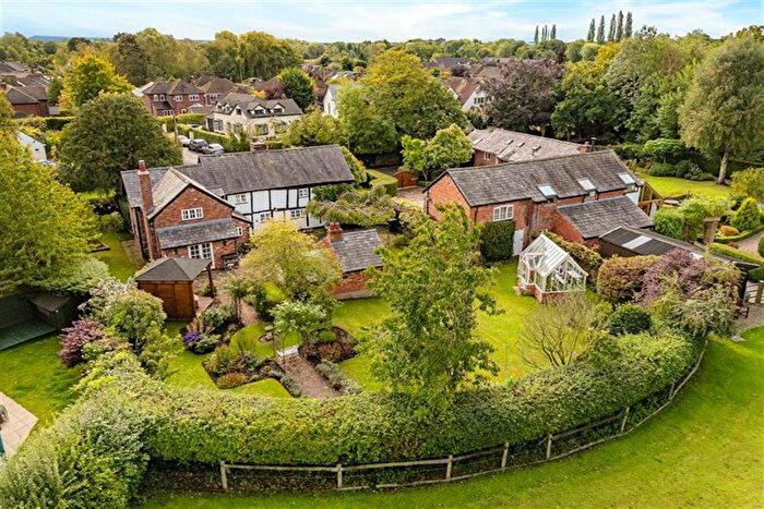 4 Bedroom Detached House For Sale In Trouthall Lane, Plumley, WA16