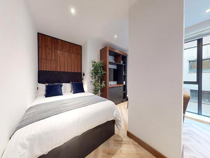 Apartment To Rent In Apt, Live Oasis Deansgate #, M2