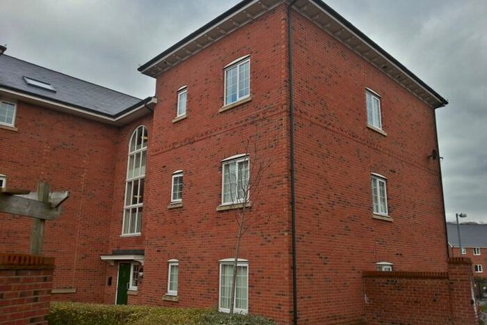 2 Bedroom Flat To Rent In Douglas Chase, Ringley Locks, Stoneclough, M26