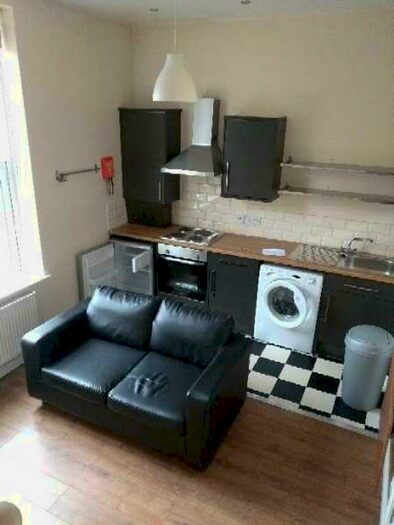 1 Bedroom Flat To Rent In Blackman Lane, Leeds, West Yorkshire, LS2