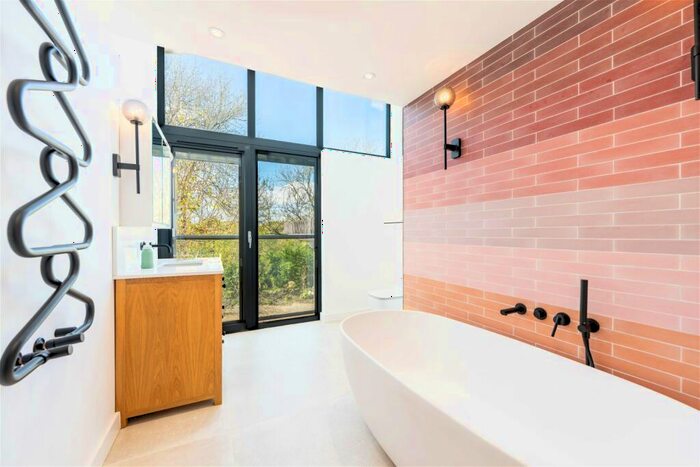 4 Bedroom Detached House For Sale In North Wallington, Fareham, Hampshire, PO16