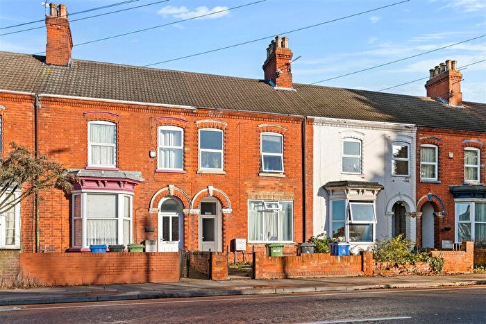 6 Bedroom Terraced House For Sale In Cromwell Road, Grimsby, DN31