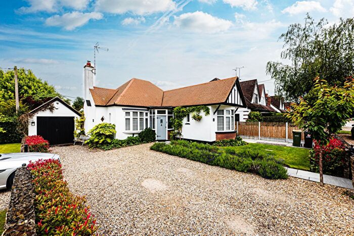 2 Bedroom Detached Bungalow For Sale In Oak Road, Rochford, SS4