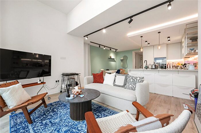 2 Bedroom Flat To Rent In Bollinder Place, London, EC1V