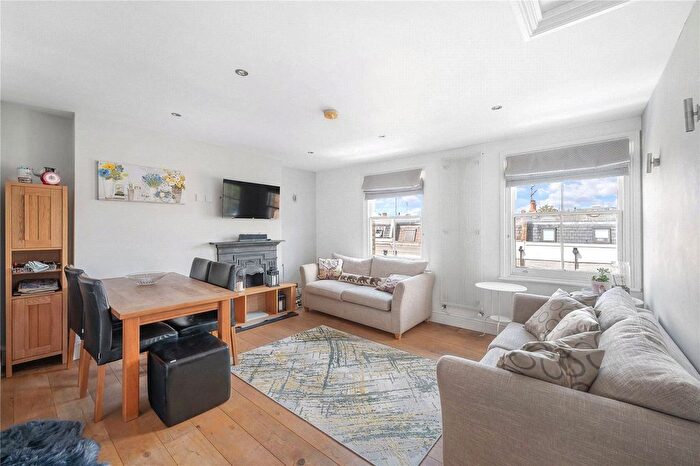 2 Bedroom Flat To Rent In Chesson Road, London, W14