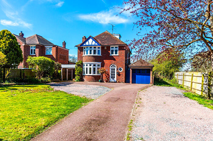 3 Bedroom Detached House For Sale In Wymington Road, Rushden, NN10