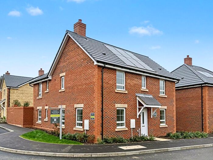 4 Bedroom Detached House For Sale In Wallis Gardens, Stanford In The Vale, SN7