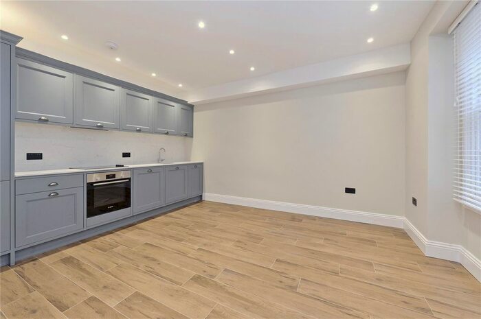 2 Bedroom Flat To Rent In Devonshire Terrace, London, W2