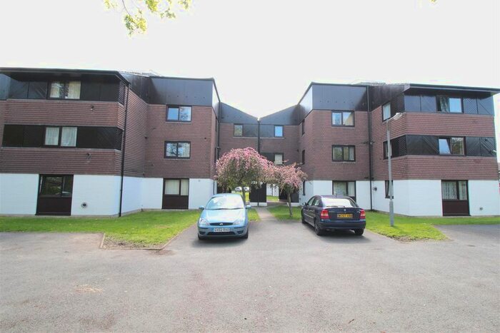 Studio To Rent In Camelot Court, Ifield, Crawley, RH11