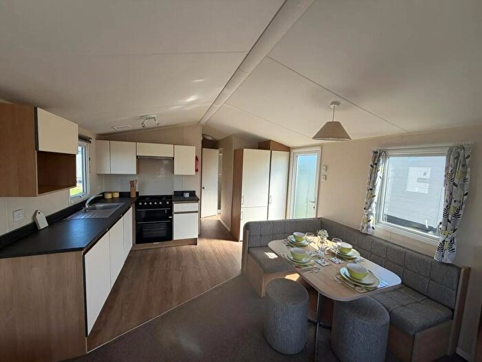 2 Bedroom Caravan For Sale In Willerby Etchingham, Solent Breezes Holiday Park, Warsash, Southampton, Hampshire, SO31