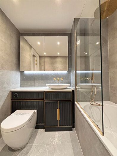 2 Bedroom Flat To Rent In Dingley Road, London, EC1V