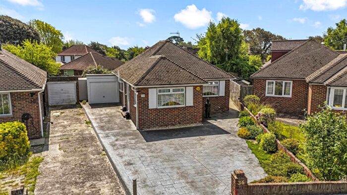3 Bedroom Detached Bungalow For Sale In Elm Park, BN12