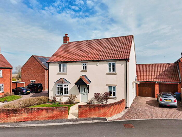 4 Bedroom Detached House For Sale In Shepherds Drove, West Ashton, BA14