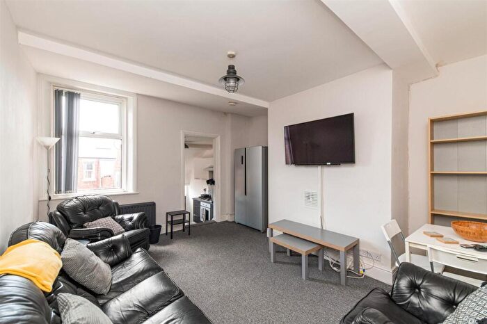 5 Bedroom Maisonette To Rent In Kelvin Grove, Sandyford, Newcastle Upon Tyne, NE2