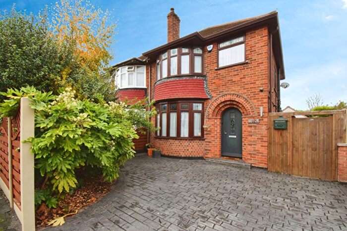 3 Bedroom Semi-Detached House For Sale In Birchtree Avenue, Birstall, Leicester, Leicestershire, LE4