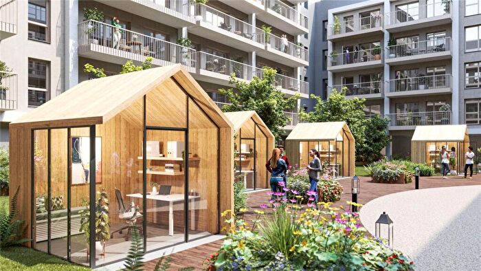 2 Bedroom Apartment For Sale In The Waterfront, West Quay Marina, Poole, Dorset, BH15