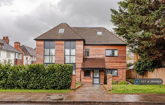 2 Bedroom Flat To Rent In Braeburn Court, London, N14