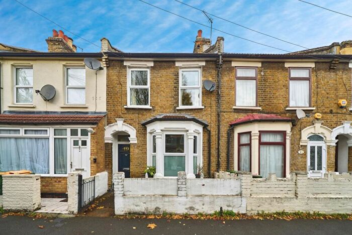 2 Bedroom Terraced House For Sale In Dundee Road, London, London, E13