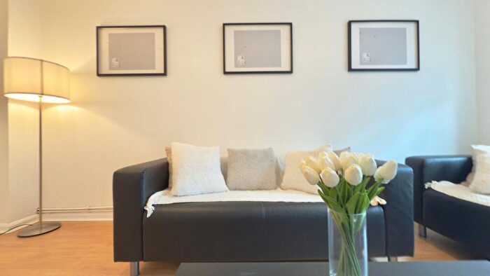 6 Bedroom House To Rent In Gadd Street, Nottingham, NG7