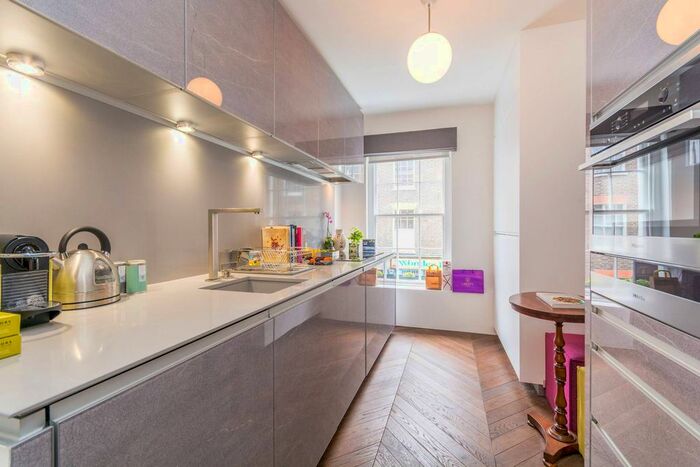 2 Bedroom Flat To Rent In Whitfield Street, Fitzrovia, London, W1T