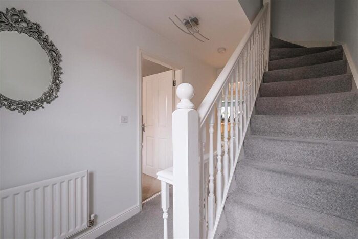 3 Bedroom Semi-Detached House For Sale In Prospect Road, Longwood, Huddersfield, HD3
