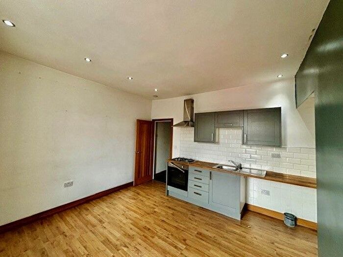1 Bedroom Flat To Rent In Burnley Road, Burnley, BB10