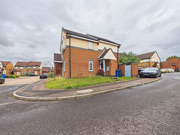 1 Bedroom Semi-Detached House For Sale In Caravel Close, Grays, RM16