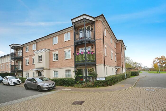 2 Bedroom Flat For Sale In Buckingham Road, Epping, CM16