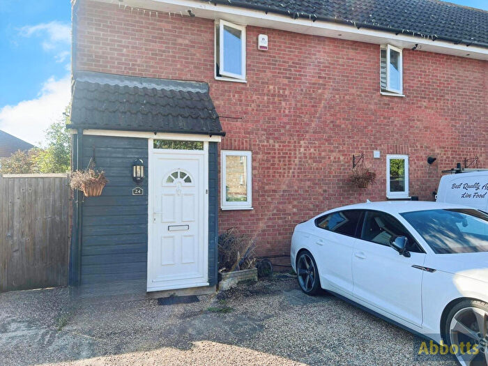 2 Bedroom House To Rent In Fairfax Avenue, Basildon, SS13