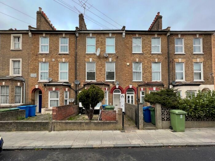 1 Bedroom Flat To Rent In Belfort Road Peckham, SE15