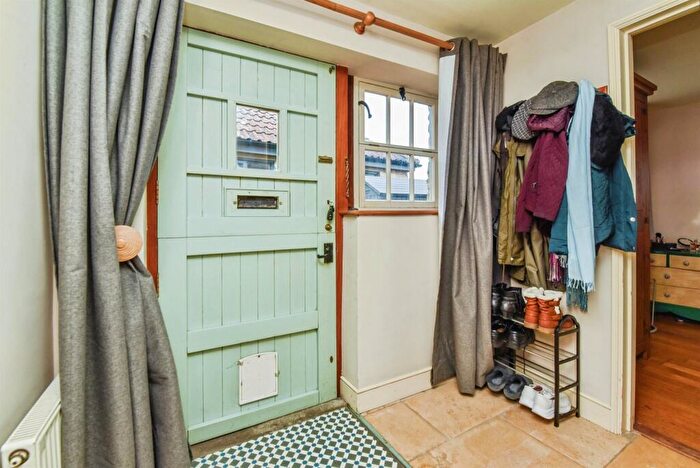 2 Bedroom End Of Terrace House For Sale In Ladds Lane, Chippenham, SN15