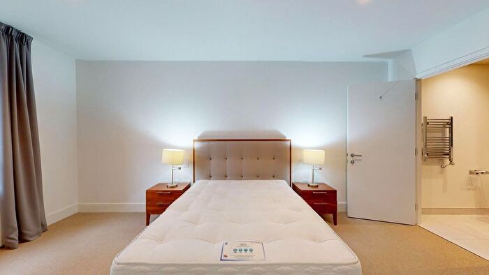 2 Bedroom Flat For Sale In North End Road, Wembley, HA9