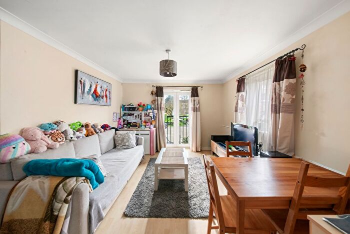 2 Bedroom Flat For Sale In Pelham Place, Ealing, W13