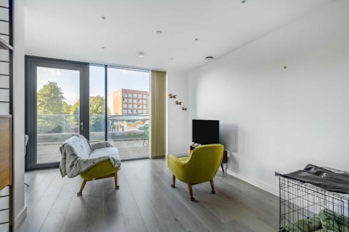1 Bedroom Flat To Rent In City North Place, London, N4