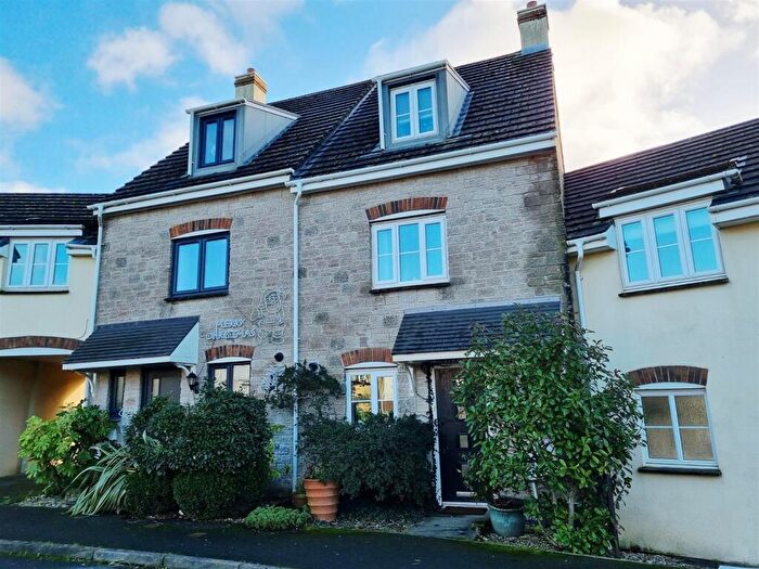 3 Bedroom House For Sale In Robin Drive, Launceston, PL15