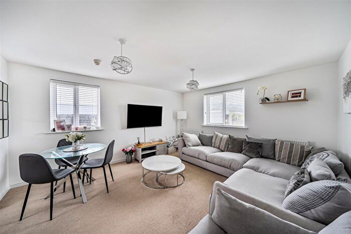 2 Bedroom Flat For Sale In Golwg Y Garreg Wen, Swansea, SA1