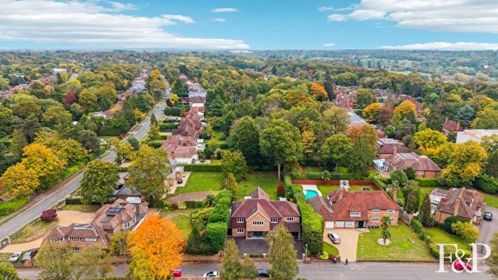 5 Bedroom Detached House For Sale In Howards Thicket, Gerrards Cross, SL9