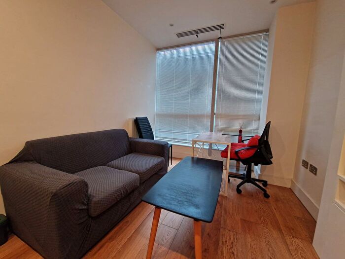 Studio To Rent In Staines Road, Hounslow, TW3