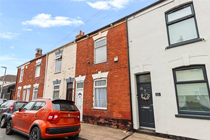 3 Bedroom Terraced House For Sale In Grafton Street, Grimsby, Lincolnshire, DN32