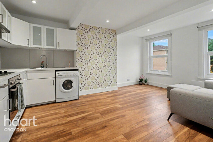 2 Bedroom Flat To Rent In Coombe Road, Croydon, CR0