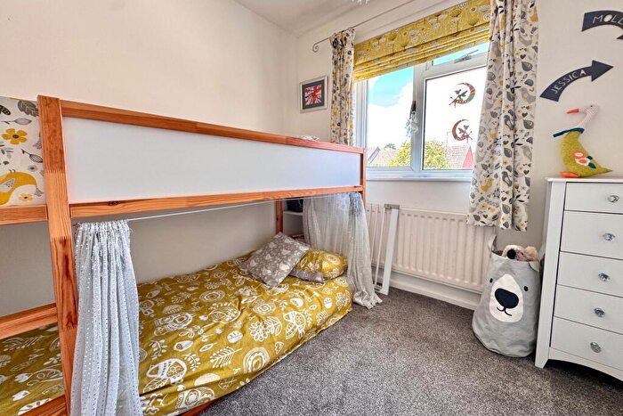 3 Bedroom End Of Terrace House For Sale In Mariners Drive, Swanage, BH19 - Photo 11