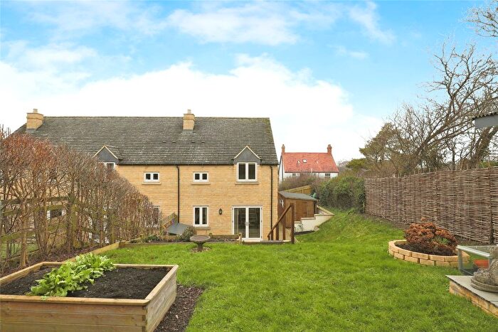 2 Bedroom End Of Terrace House For Sale In Station Road, Broadway, Worcestershire, WR12