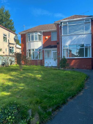 4 Bedroom Detached House To Rent In Crescent Hill, Manchester, M9