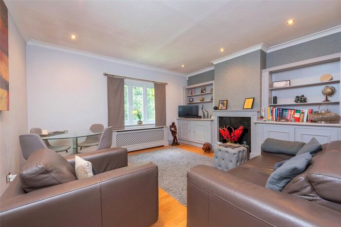 2 Bedroom Flat To Rent In Keswick Road, London, SW15