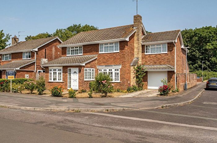 5 Bedroom Detached House For Sale In White Edge Moor, Swindon, SN3