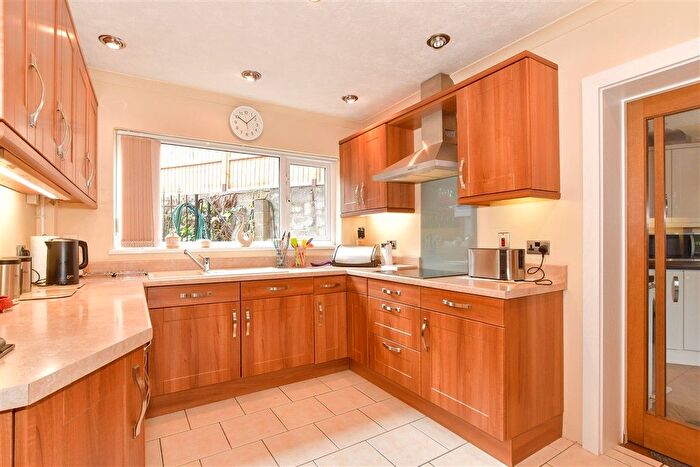 4 Bedroom Detached House For Sale In Robin Hood Lane, Walderslade, Kent, ME5